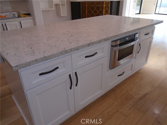 Building Photo - 790 Vía Santa Catarina