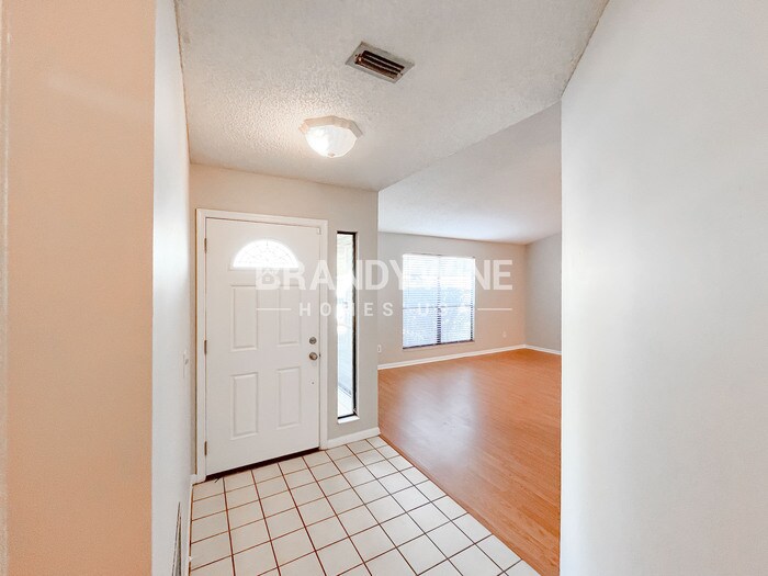 Building Photo - 14280 Falconhead Dr