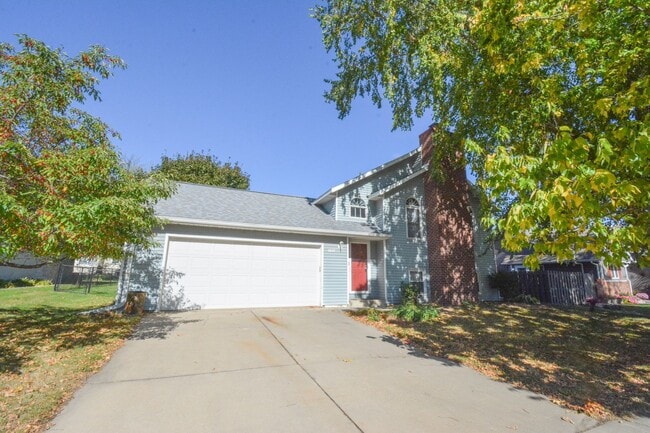 Primary Photo - Charming 3-Bedroom Home FOr Rent with Sunr...