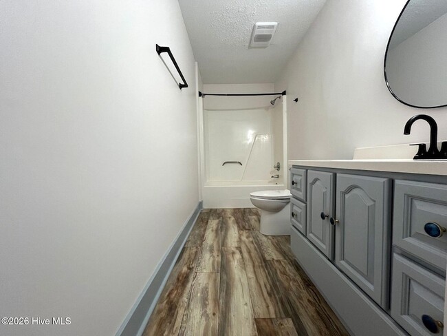 Building Photo - 125 Mallard Cove