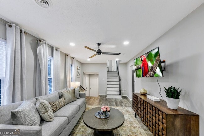 Primary Photo - 3715 Clearwater Dr