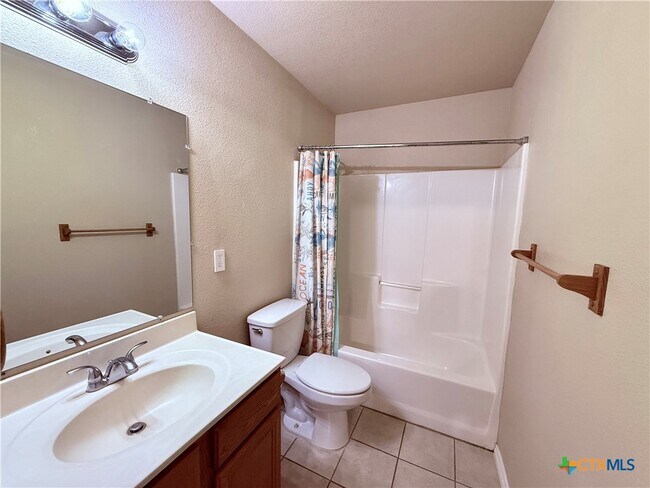 Building Photo - 1035 Helen Dr