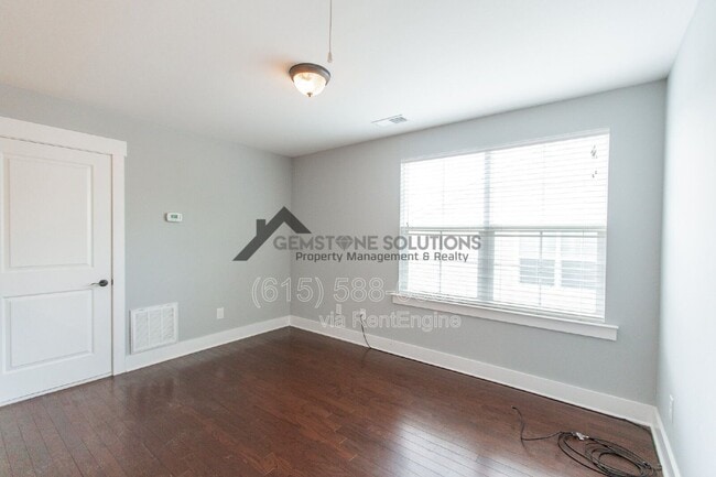 Building Photo - 1041 Honey Bush Cir