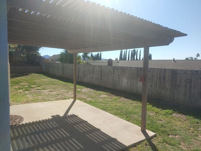 Building Photo - COMING SOON! Single Level 4 Bed/2 Bath in ...