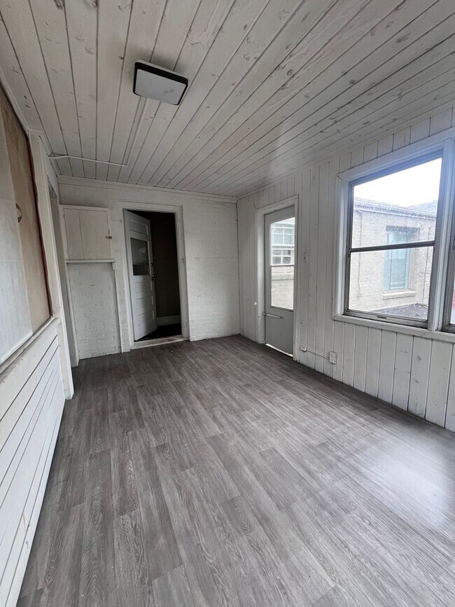 Building Photo - Coming Soon to Midtown - 3 Bedroom 3 Bath Townhome!