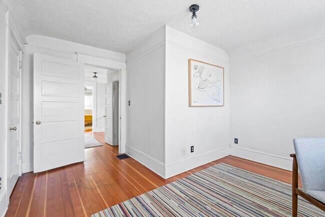 Building Photo - Spacious, historic 3-bdrm/1.5-bath home in...