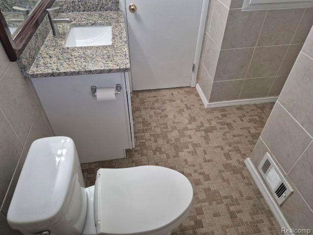 Building Photo - 41740 Aspen Dr