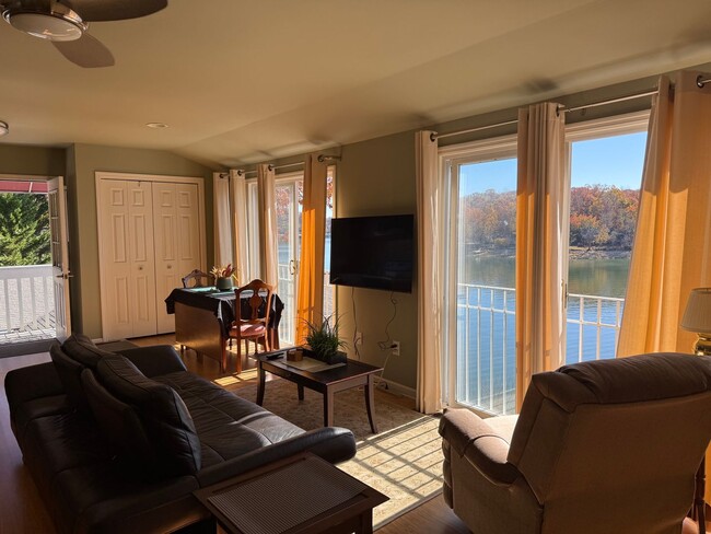 Building Photo - 282 Snyder Rd