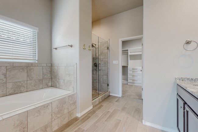 Building Photo - 6011 Buckthorn Ave NW