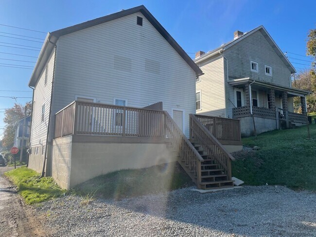 Building Photo - 900 11th St