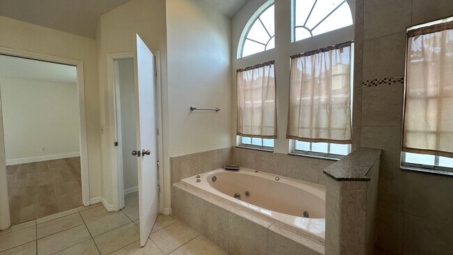 Building Photo - 935 Shriver Cir