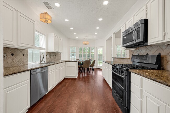 Building Photo - 8307 Summer Reef Dr