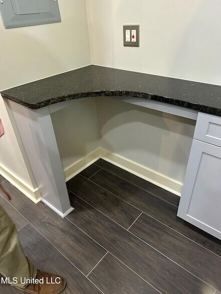 Building Photo - 3564 Cowan Pl