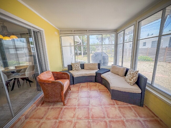 Building Photo - Beach Island Home! Manasota Key! Beach access across the street.