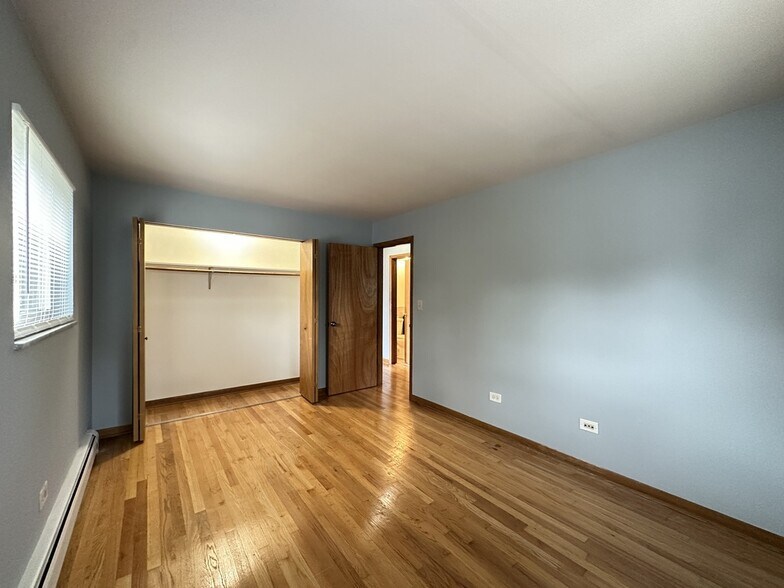 Building Photo - 1639 Oakwood Ave