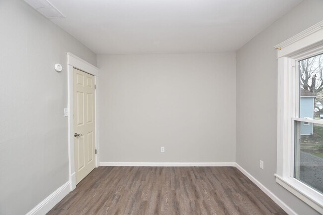 Building Photo - 111-113 S West St Mishawaka