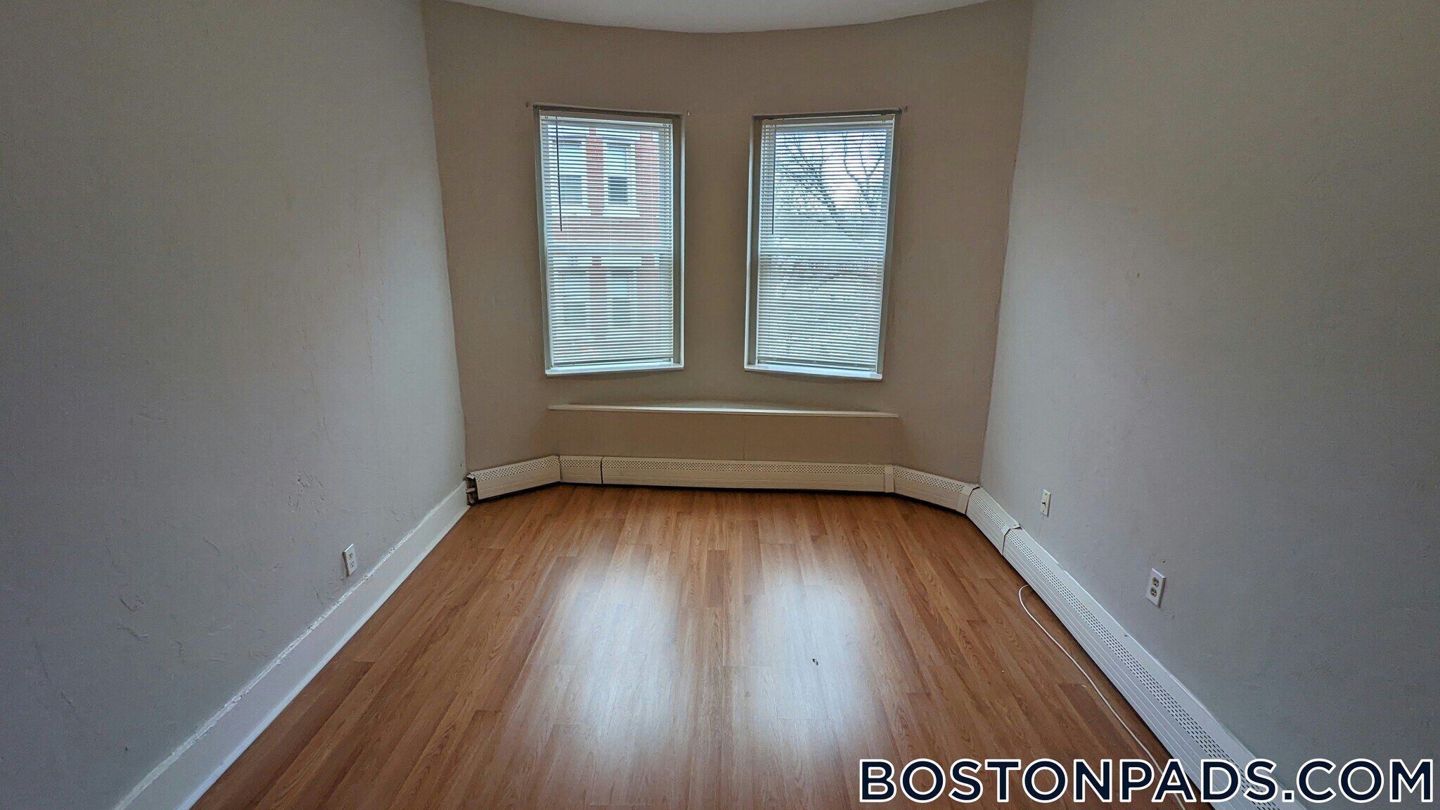 Building Photo - 98 Woodledge St