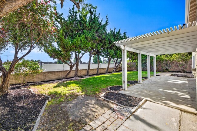 Building Photo - 13324 San Martin Pl