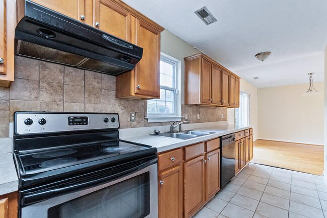 Building Photo - 712 Spruce St