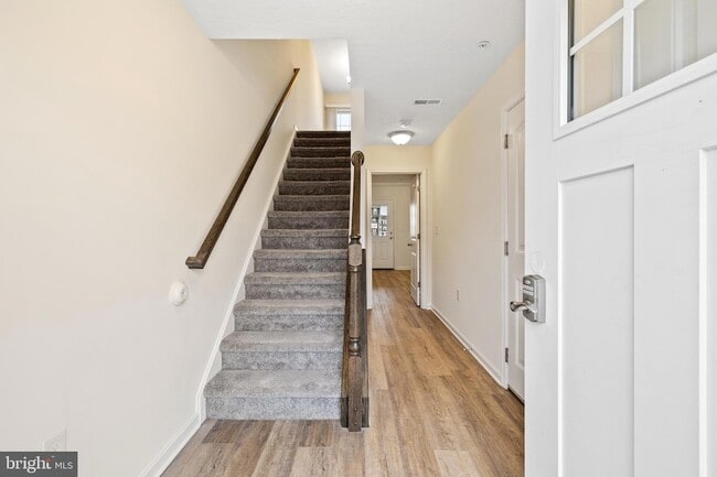 Building Photo - 210 Cadbury Dr