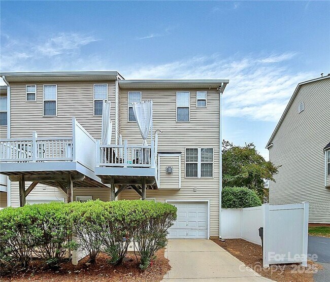 Building Photo - 11503 Destin Ln