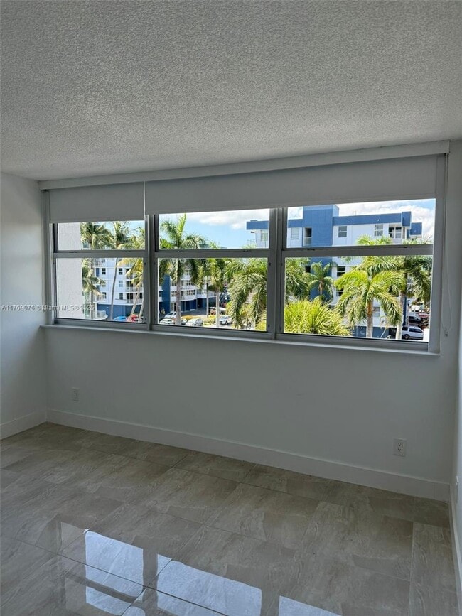 Building Photo - 2 bedroom in north miami Beach FL 33160