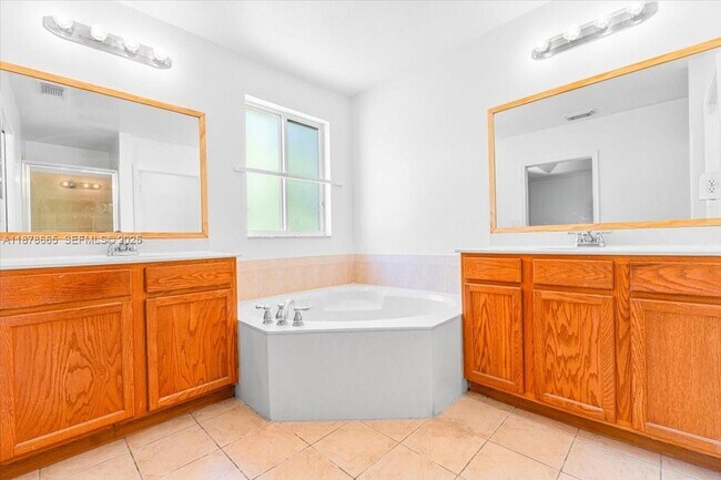 Building Photo - 21007 NW 14th Pl