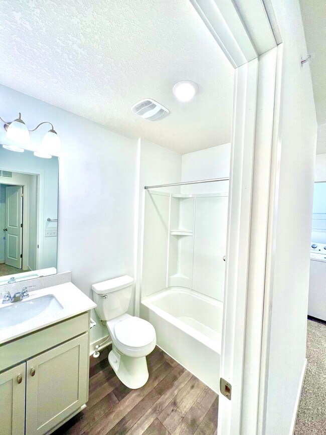 Building Photo - 11204 Balsam Pointe Trl
