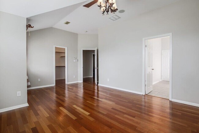 Building Photo - 1612 Sunterro Dr