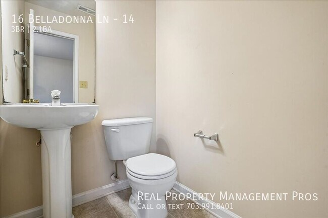 Building Photo - 16 Belladonna Ln