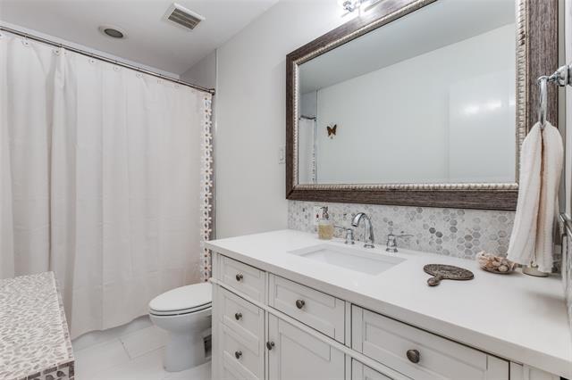 Building Photo - 7404 W Northwest Hwy