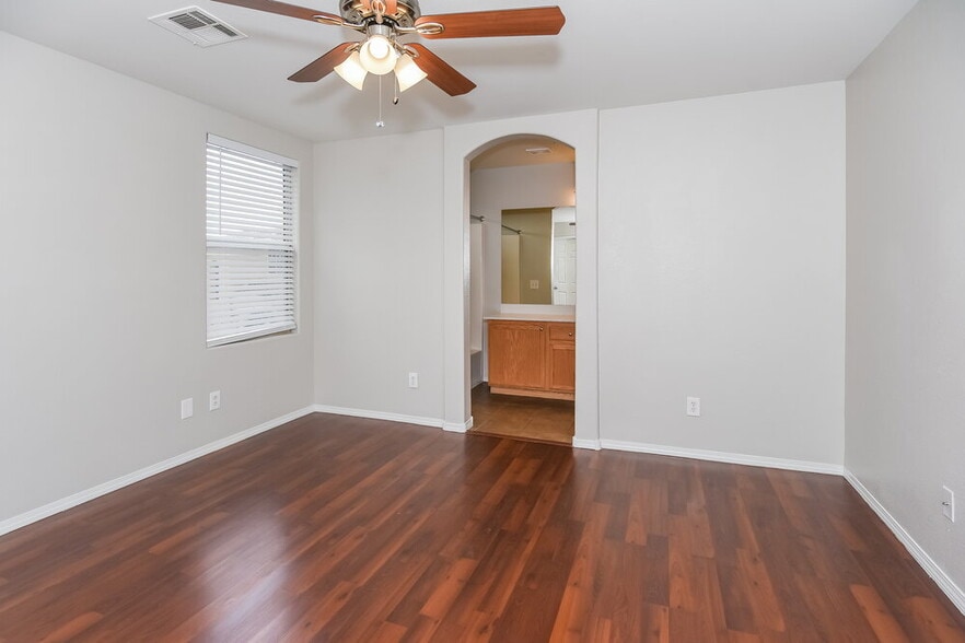 Building Photo - 7423 S Clarita Cavern St