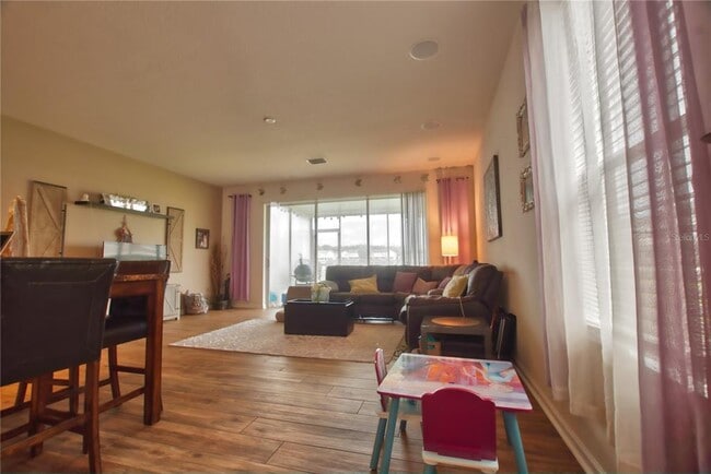 Building Photo - 4815 Pond Ridge Dr
