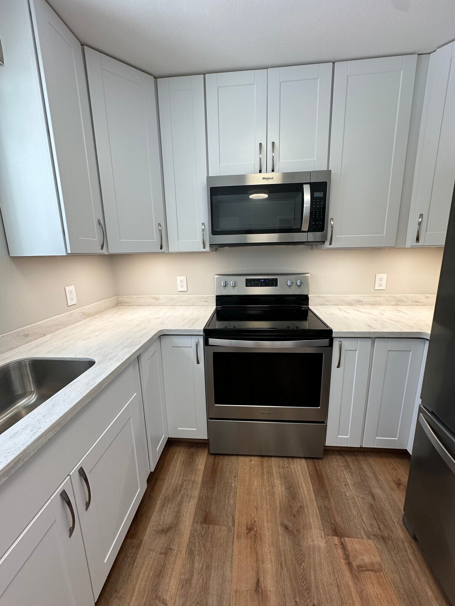 Building Photo - 1055 E Klatt Rd