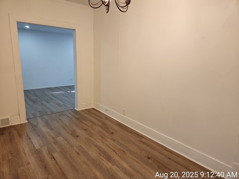 Building Photo - 912 3rd St SW