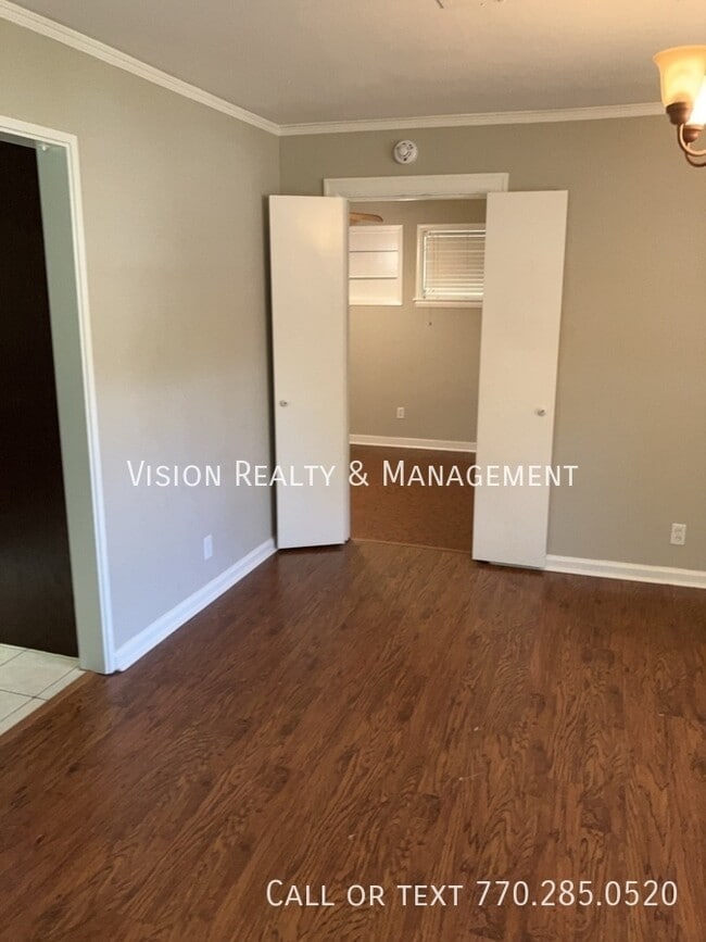 Building Photo - 1074 Rosedale Dr