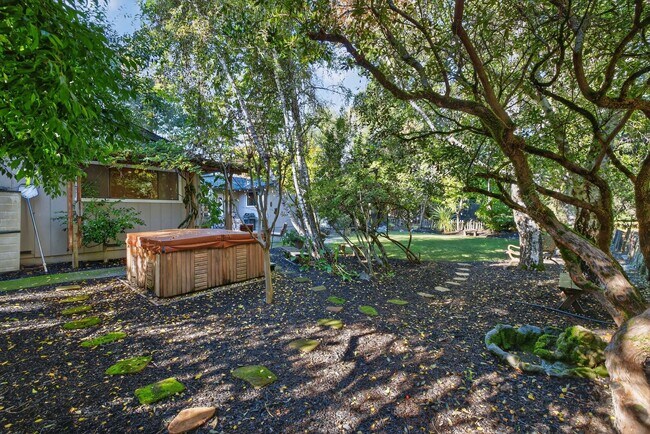 Building Photo - Charming 3-Bed / 2-Bath Retreat on Over an Acre in Sebastopol