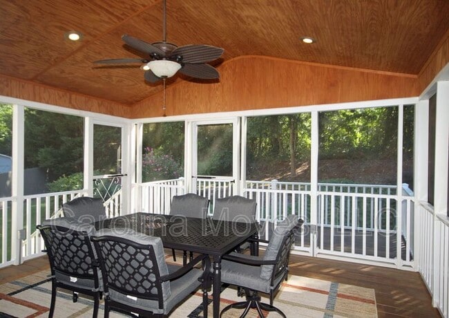 Building Photo - 6 Briton Ct