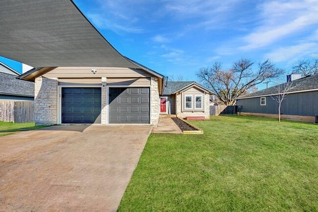 Building Photo - 3310 Monument Dr