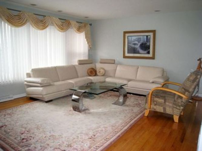 Living Room - 6747 N Harding Ave