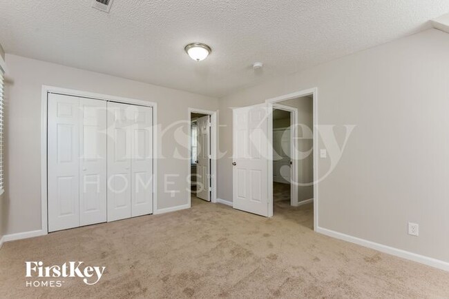 Building Photo - 6021 Woods Edge Ln