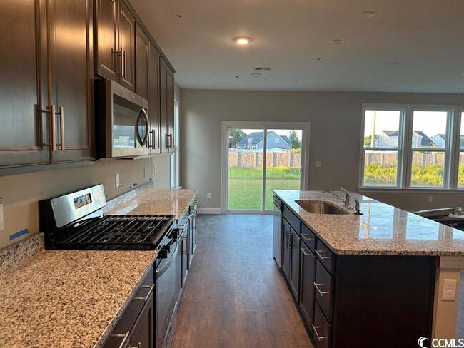 Building Photo - 686 Oyster Dr