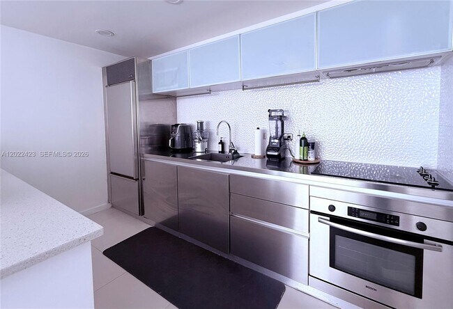 Building Photo - 1040 Biscayne Blvd