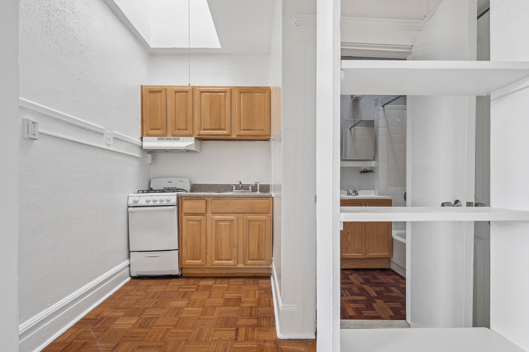 Building Photo - 225 Glenridge Ave