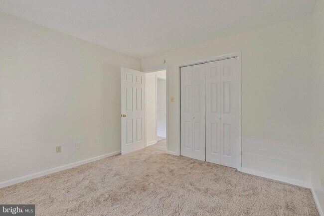 Building Photo - 10070 Oakton Terrace Rd