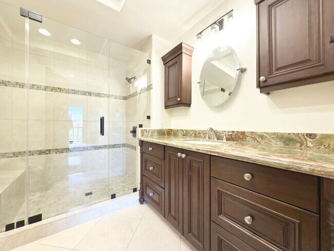 Building Photo - Beautiful Townhome on The Legends Golf Cou...