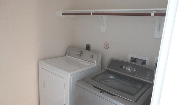 Building Photo - 1404 Natural Pine Trail