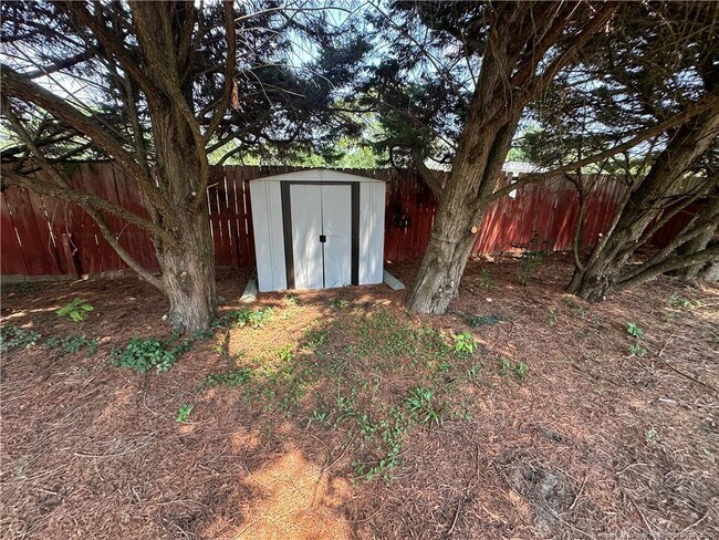 Building Photo - 3521 Harrisburg Dr