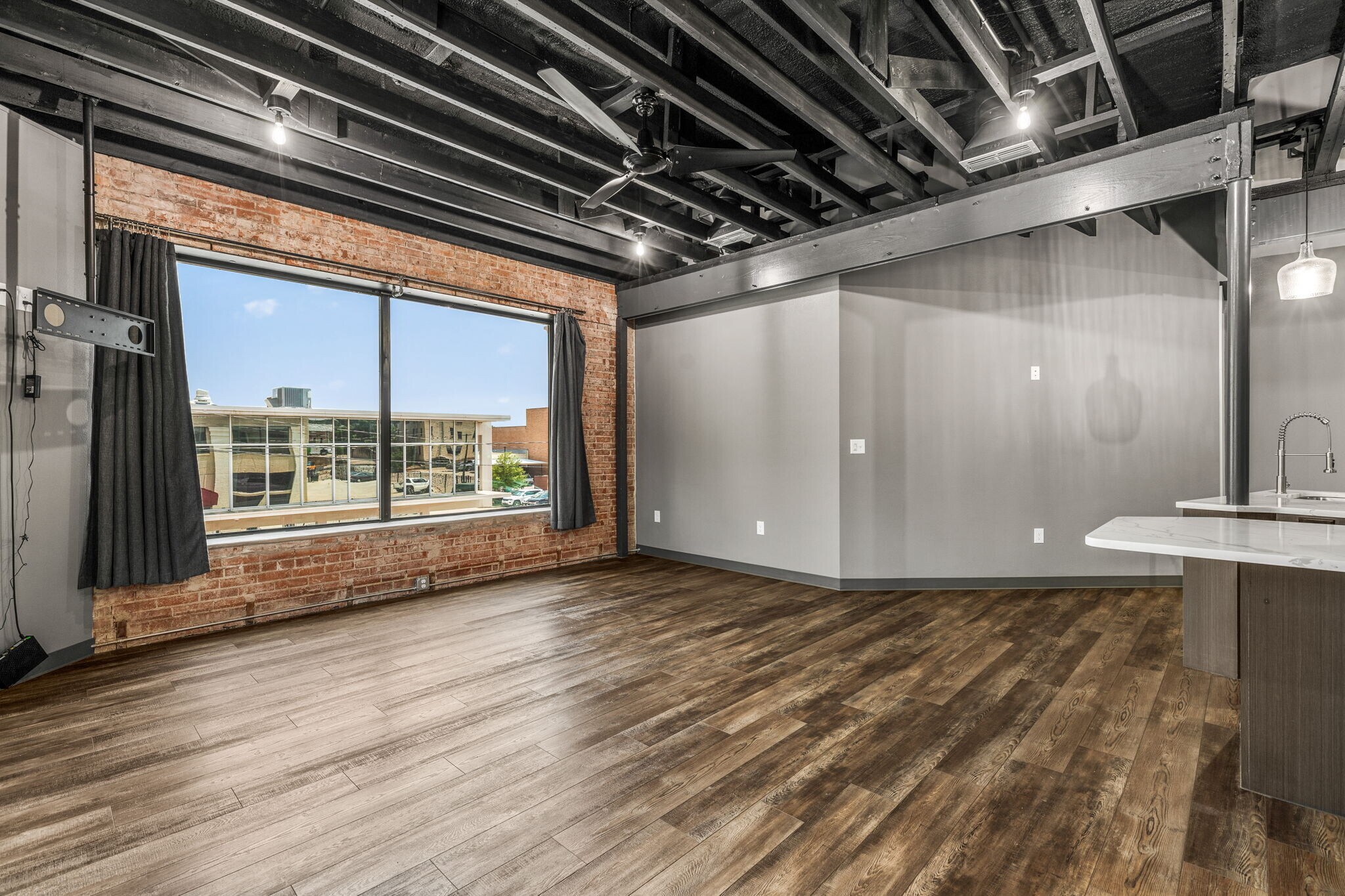 Building Photo - 901 9th St