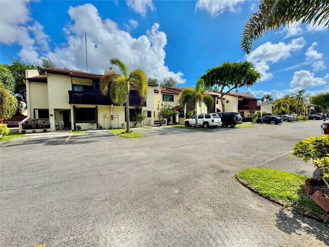 Building Photo - 3840 SW 52nd Ave